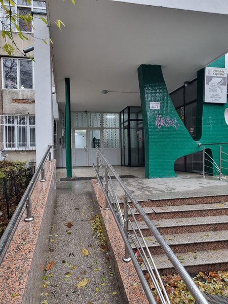 Lujerului, langa Piata Veteranilor, Strada Dealul Tugulea.